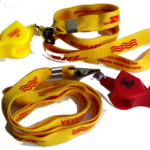 Apito e cordão (cores variadas)